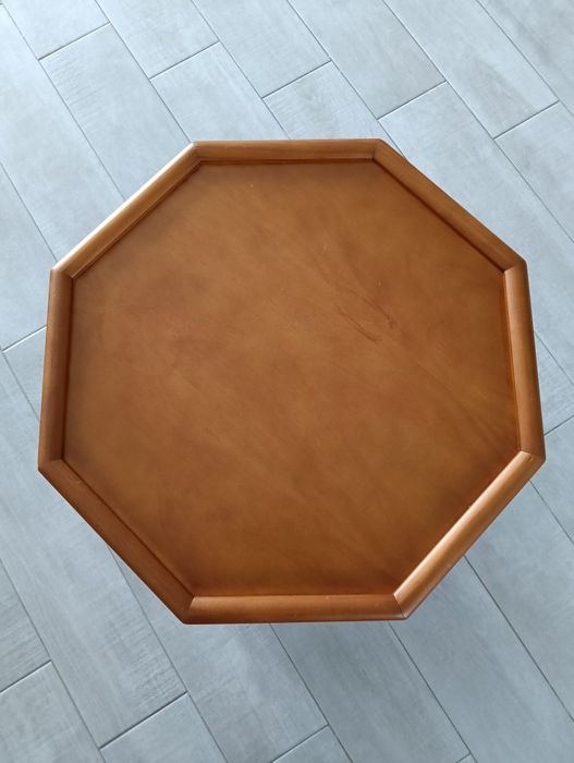 Antiga e pequena mesa octogonal em faia maciça