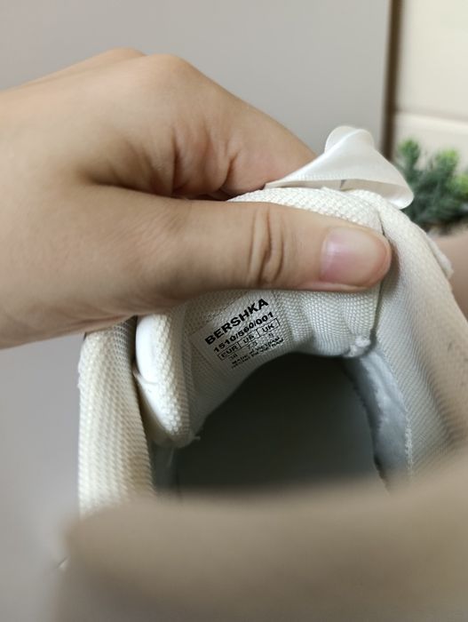 Кросівки Bershka