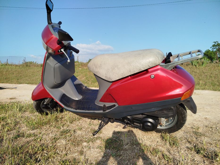 Продам скутер Honda Lead 90