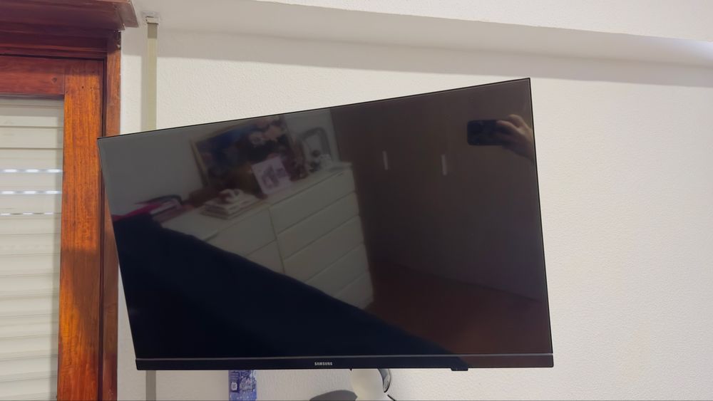 Tv samsung 32”  + suporte articulado