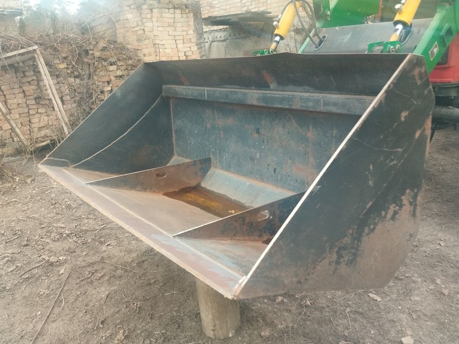 Навантажувач фронтальний КУН 4.2