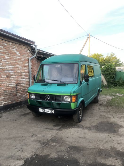 Мерседес 208,т1 дв 2,3 дизель