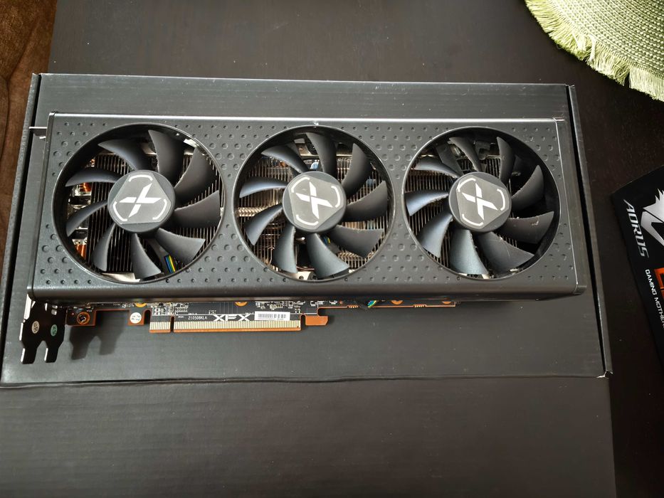 Placa grafica RX 6650 XT impecável