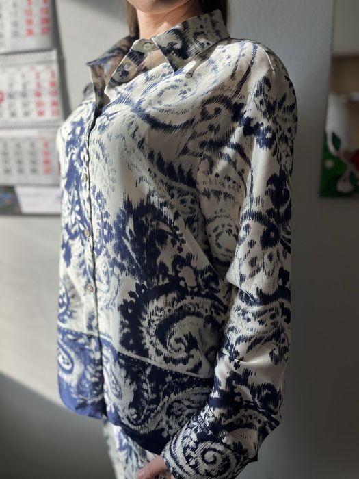 Продаю костюм зара