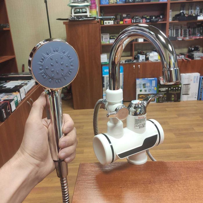 Проточный водонагреватель кран бойлер с душем и циферблатом