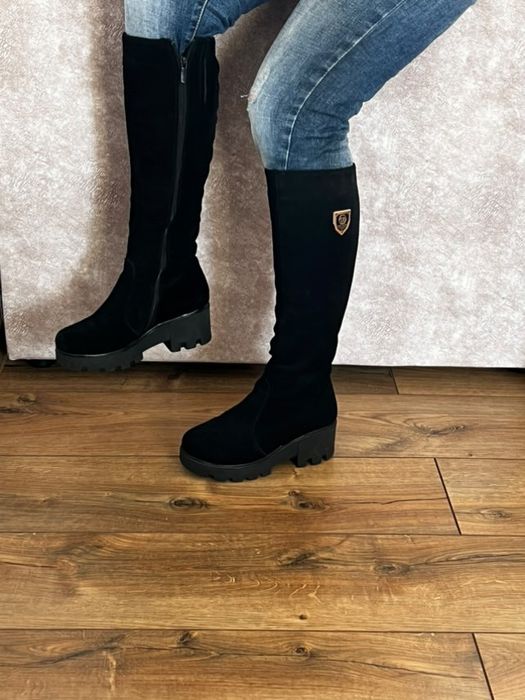 Продам зимові чоботи