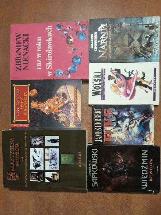 6 książek Wiedźmin Opowieści z Narnii Pratchett Galaktyczna rodzina