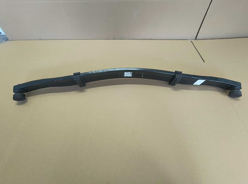 Chevrolet Corvette C7 resor przedni pióro