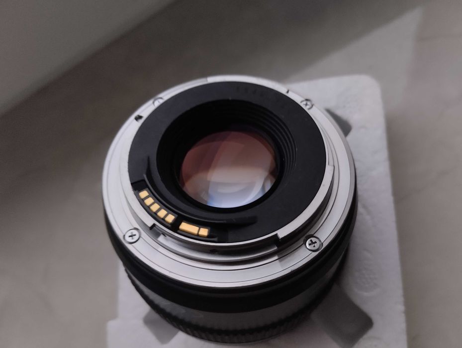 Обєктив Canon EF 28mm f/1.8 USM фікс.Заводський комплект.