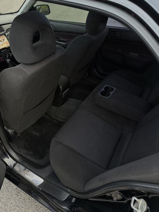 Mitsubishi Lancer 9