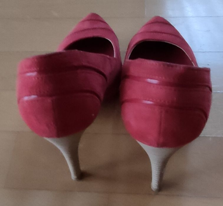 Buty damskie na obcasie. Prima moda.