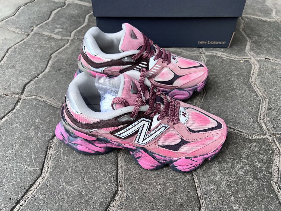 Кросівки жіночі New Balance 9060  Custom Pink/ Rosewood Pink Distressed .