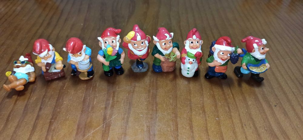 Bonecos coleções ovos kinder