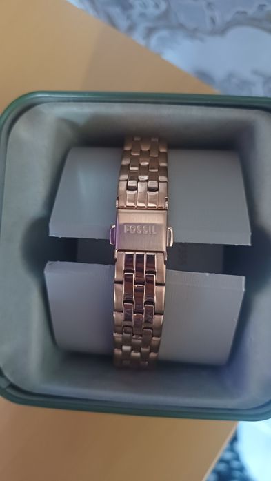 Продам Часы fossil