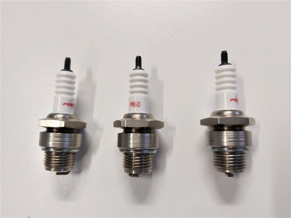 SYRENA 104 105 Bosto Syrenka świece zapłonowe ISKRA Nowe ! KOMPLET