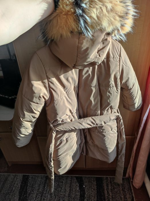 Продам зимову куртку для дівчинки