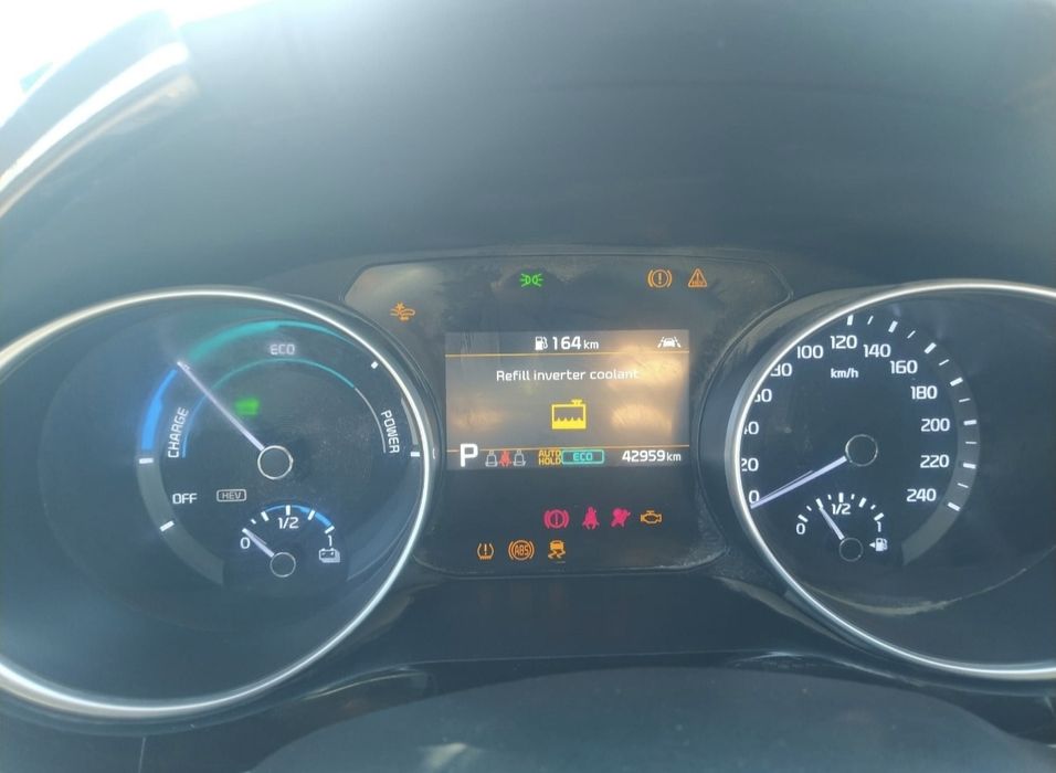KIA X Ceed híbrido para peças 
2022.06
Veículo que trabalha e anda 
Longarinas boms 
Radiadores boms 
Vendo no estado que está 
Mais informaç