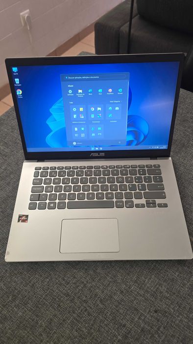 Portátil ASUS Ryzen 5 8GB RAM SSD 256GB Full HD