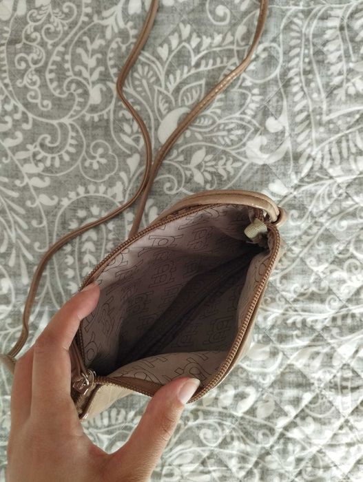 Mala à tiracolo castanha