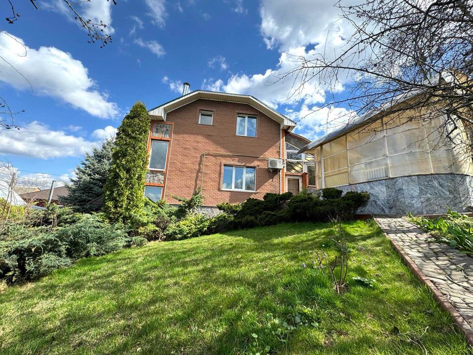 ‼️Центр‼️Цегляний будинок, 255 м², 15 соток, баня та басейн