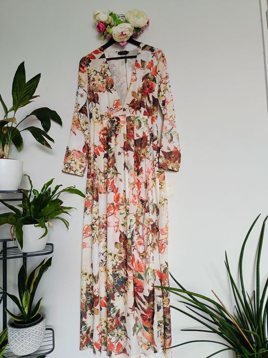Sukienka elegancka długa maxi Prettylittlething40