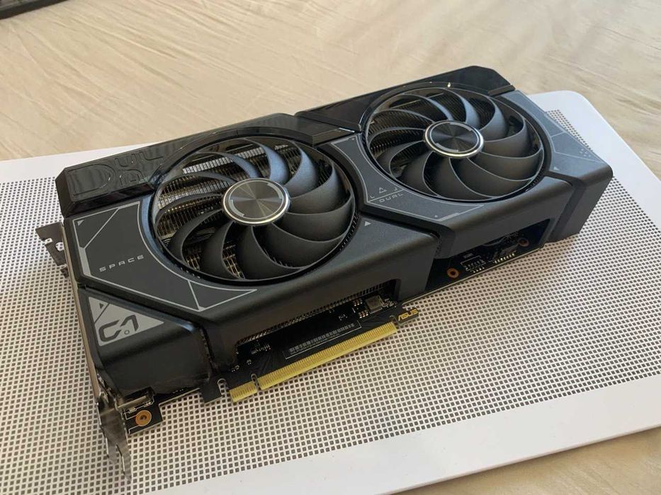 Asus RTX 4070 Super (Идеал, на гарантии)