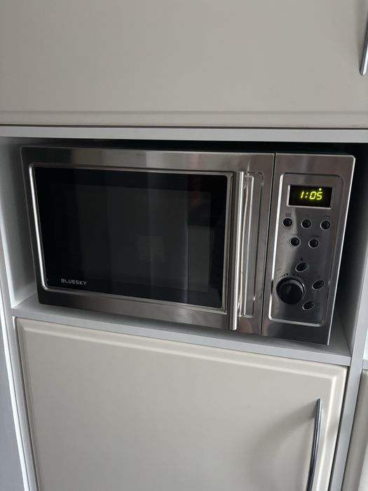 Microondas com Grill Bluesky em Inox