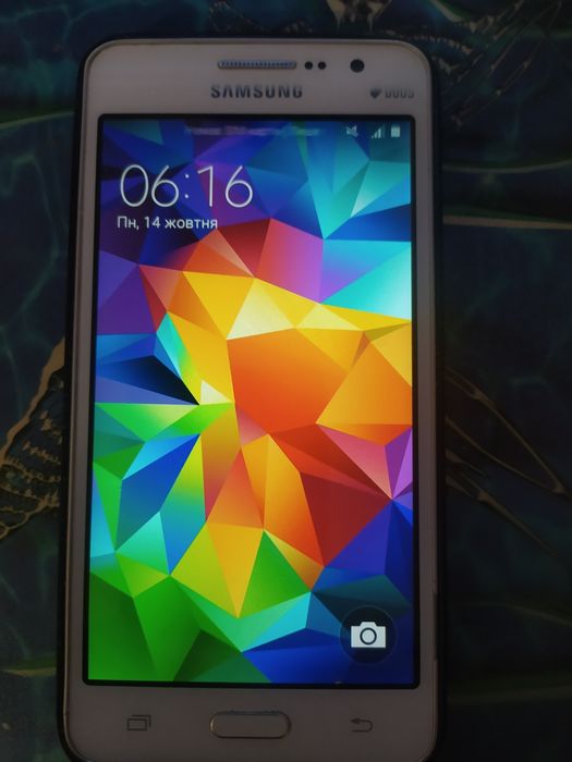 Продам телефон Самсунг