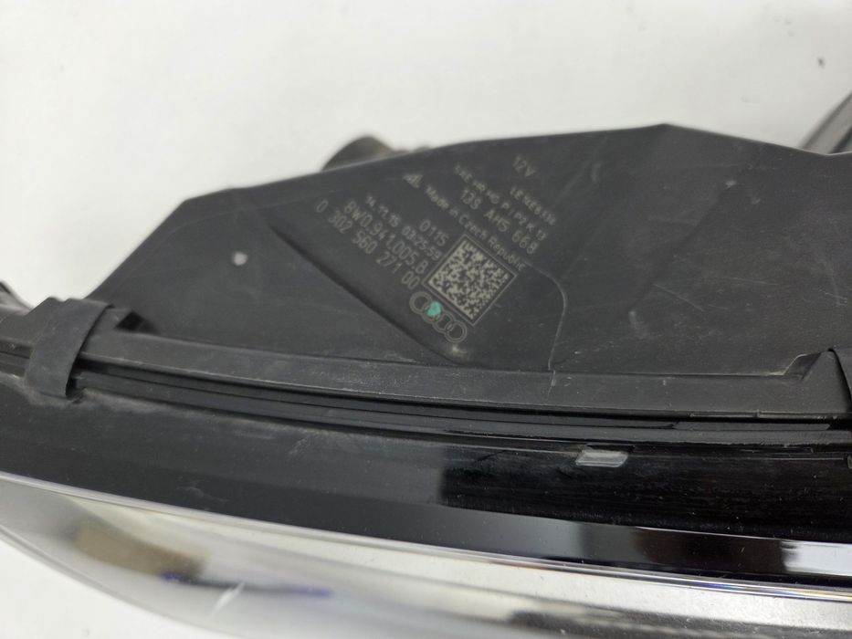 Фара ліва Audi A4 B9 2017-2019 Xenon USA