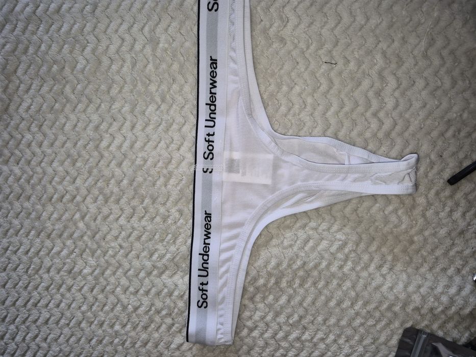 Super wygodne seksi stringi z kieszonką