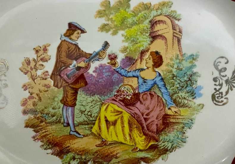 Lote Porcelanas de Coleção - Sacavém, Bavaria e Fragonard (Impecáveis)
