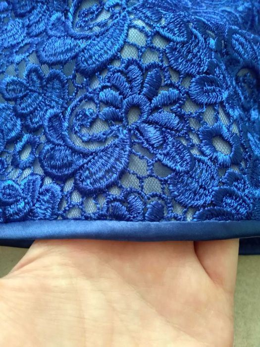 Niebieska sukienka z bolerkiem komplet na różne okazje haft na tiulu