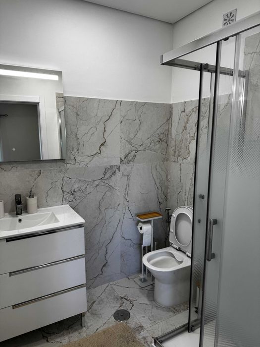 Quarto com Varanda T3– Loures (Bairro da Vitória) - Perto Hospital Beatriz Ângelo