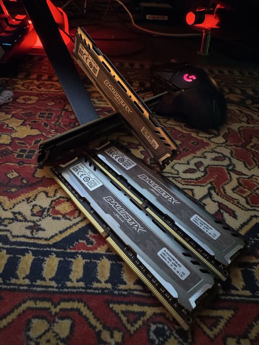 B360-A PRO + 4x4GB Ram Ballistix 2666mhz