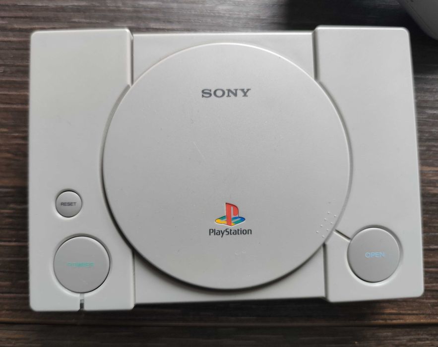 PlayStation Classic Mini konsola + 2 pady + okablowanie HITY PS1