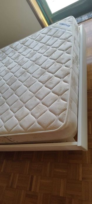Cama de solteiro branca lacada mate + colchão
