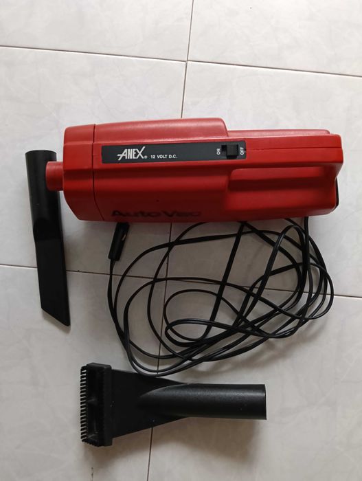 Aspirador auto para limpeza do seu automóvel Usado Marca : Auto Vac