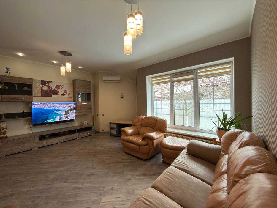 СПЕЦІАЛЬНА ПРОПОЗИЦІЯ/справді сімейний будинок 170м в центрі Гостомеля