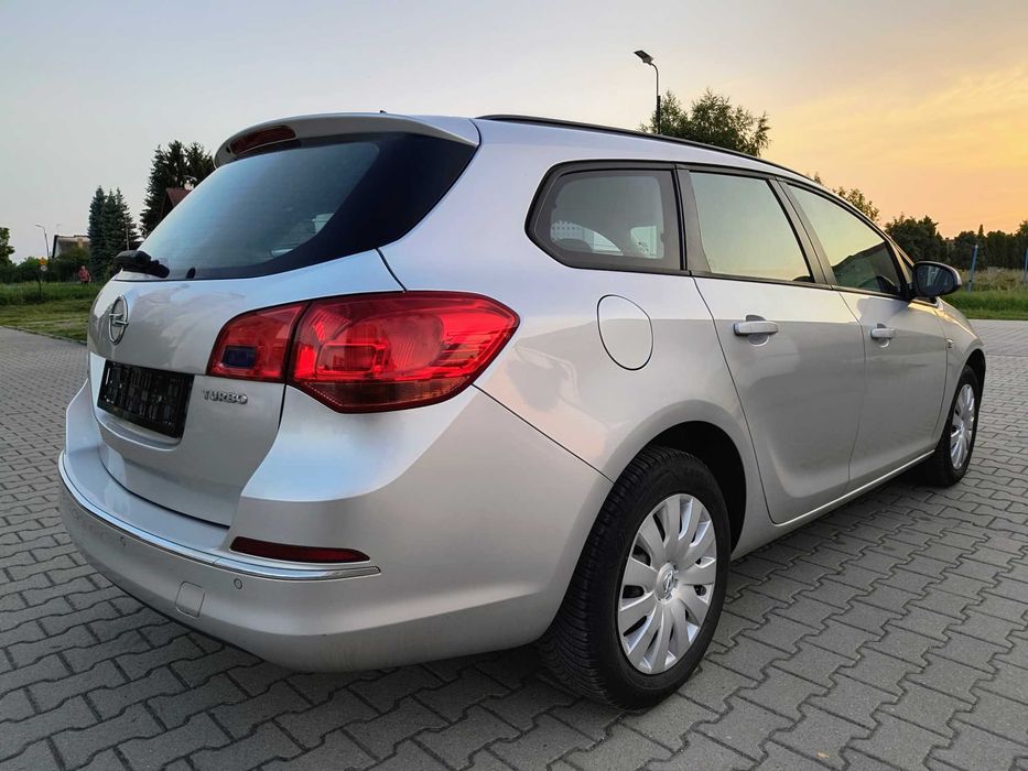 opel astra 2014r 1.4 TURBO 140KM NAVI 152tyś km ŁADNE AUTO