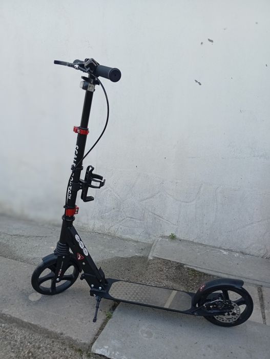Продам двухколесный самокат