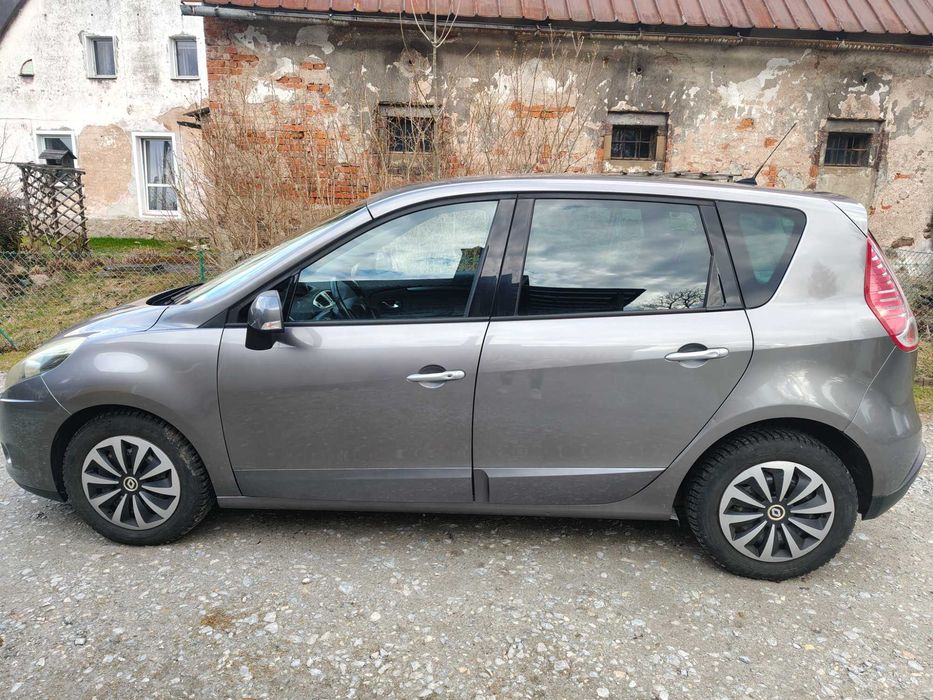 Renault Scenic III 2009 - uszkodzony
