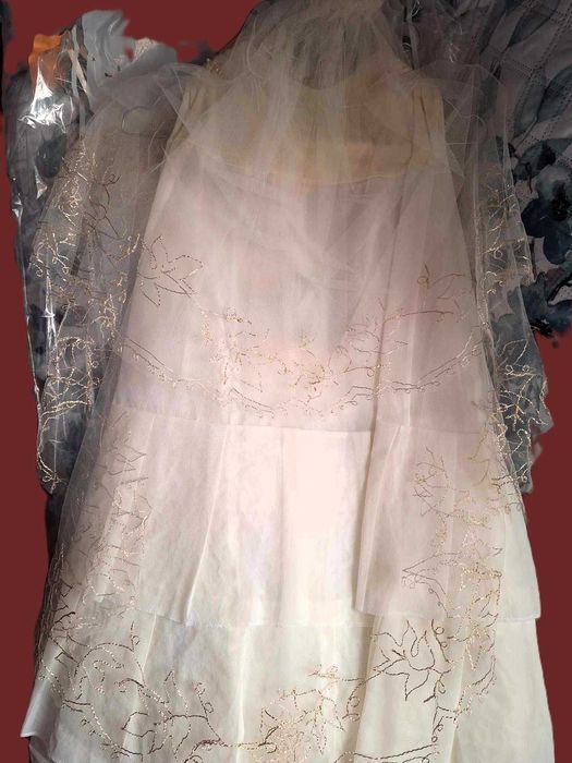 APROVEITE! VESTIDO DE NOIVA - usado 1 vez, mas em óptimo estado