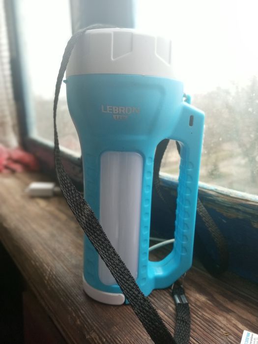 Фонарик аккумуляторный