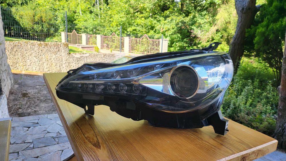 Lampa, reflektor lewy, prawy lift Toyota GT86