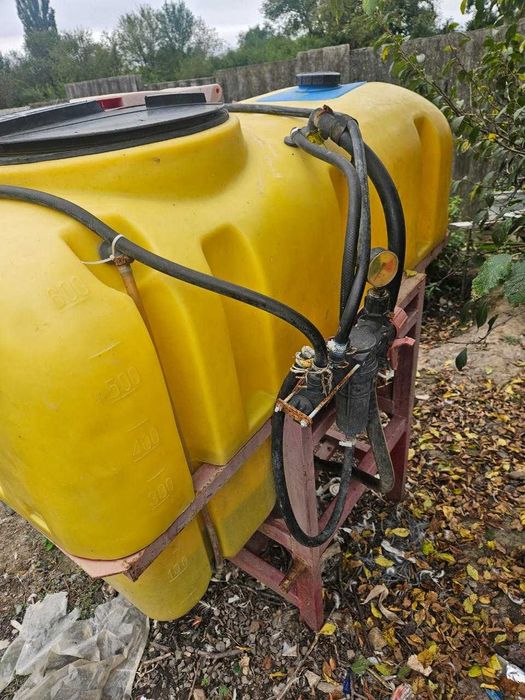 Продам обприскувач 600 л