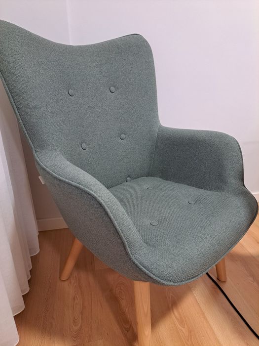 Poltrona Estofada Verde – Excelente Estado