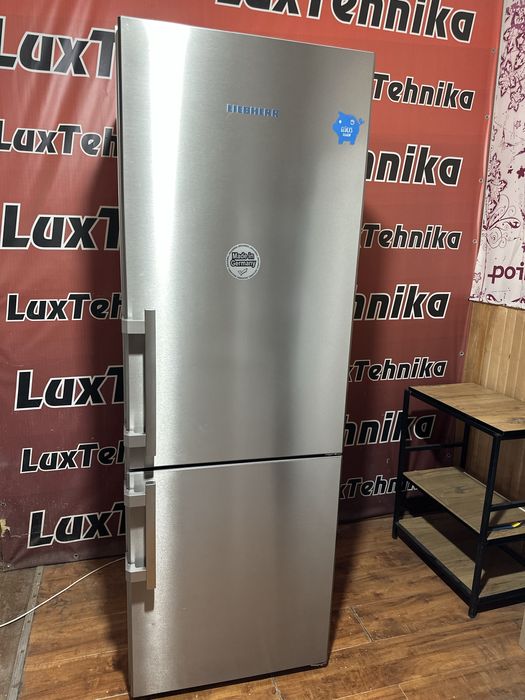 Топ , великий холодильник Liebherr 2 м , 70см