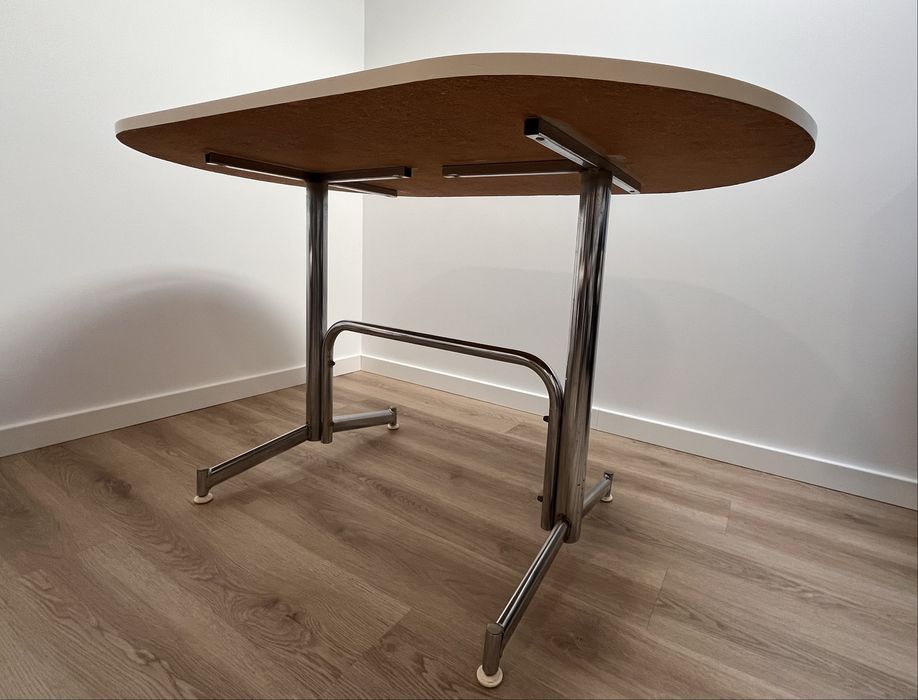 Mesa branca de cozinha