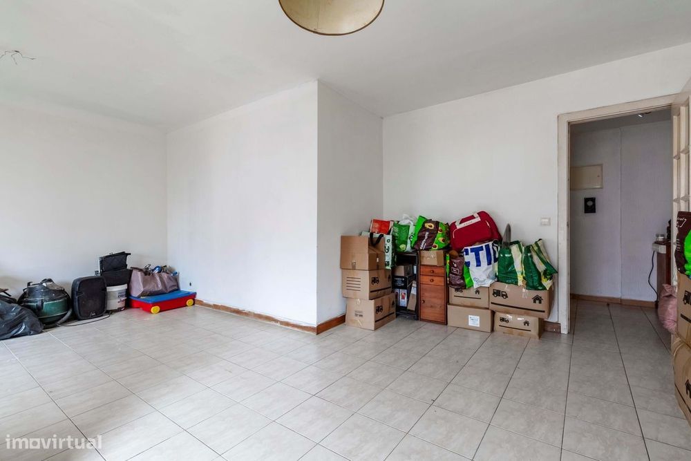Apartamento T3 Duplex c/ Varanda e Terraço na Rinchoa, Rio de Mouro