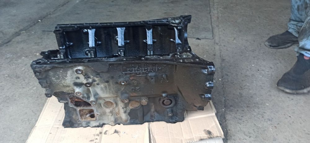 Блок циліндрів Мерседес ом 601